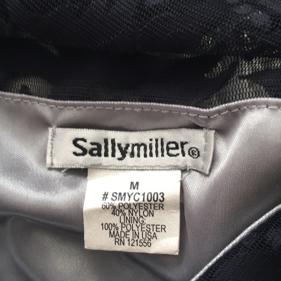 Dress - Picture 4 of 4